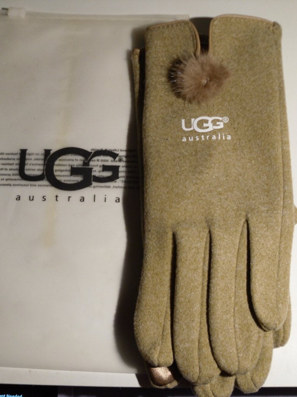 UGG women's gloves BEIGE NEW